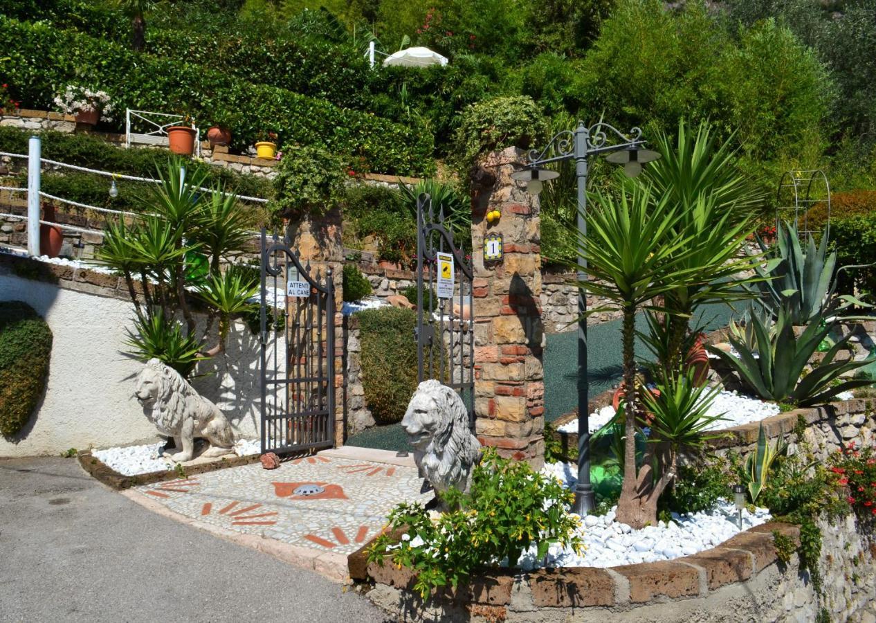Appartamenti Casa Carlotta Limone sul Garda Bagian luar foto